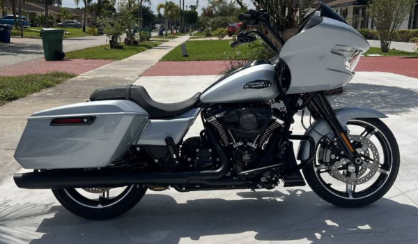 HARLEY-DAVIDSON ROAD GLIDE 2024 - Image 4